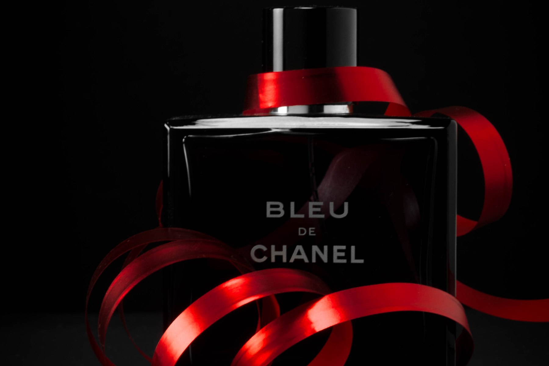 parfum Bleu de Chanel red ribbon product photography